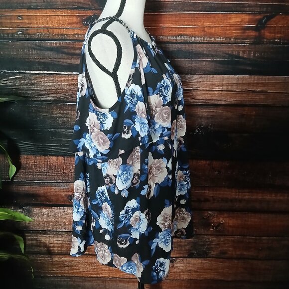 Torrid Top Blouse Plus Size 2X Cold Shoulder Chain Strap Keyhole Black Floral 2 - Picture 8 of 12